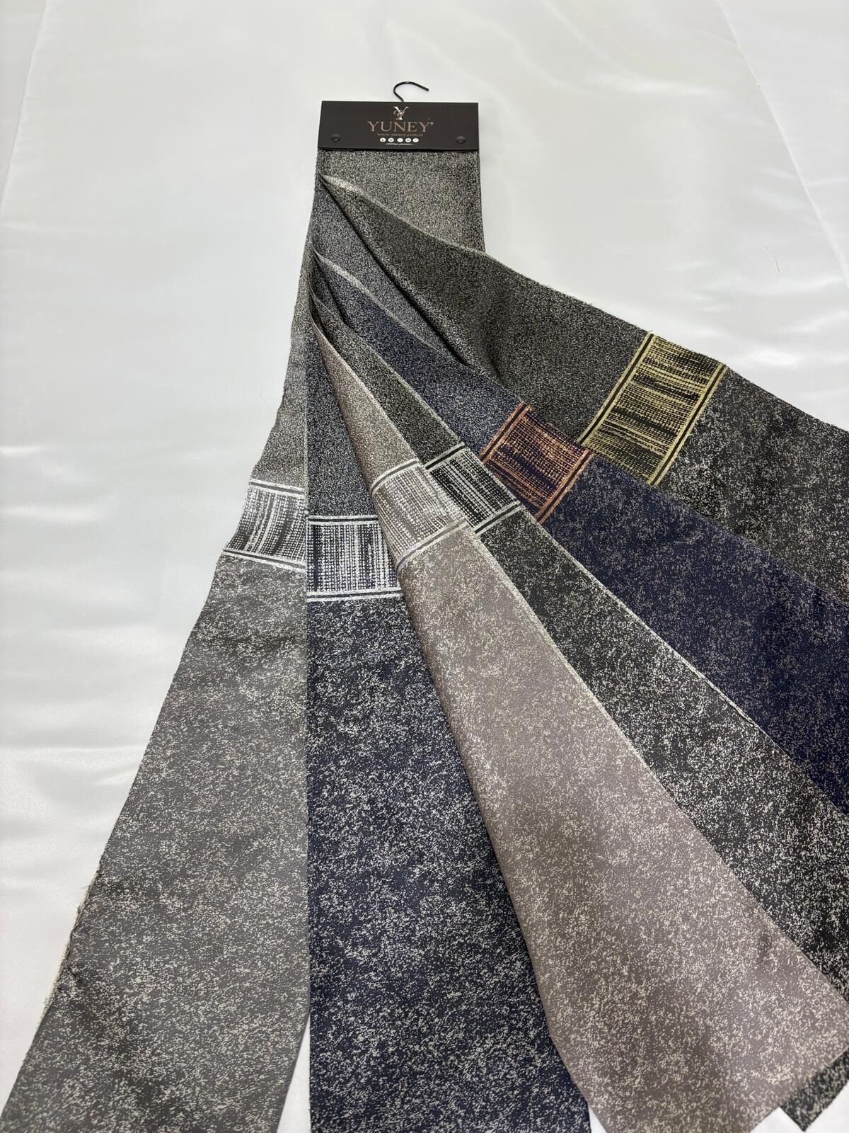 Lively Fon Perde Kartela